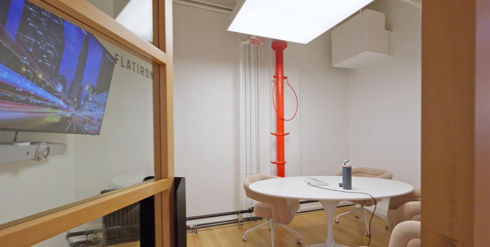 Authentic office, Flatiron