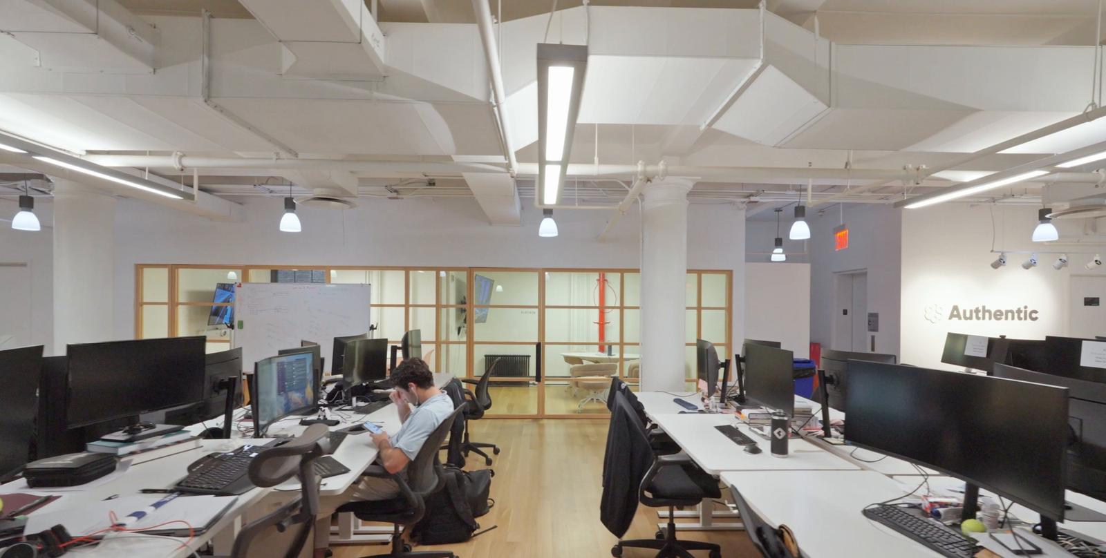 Authentic office, Flatiron