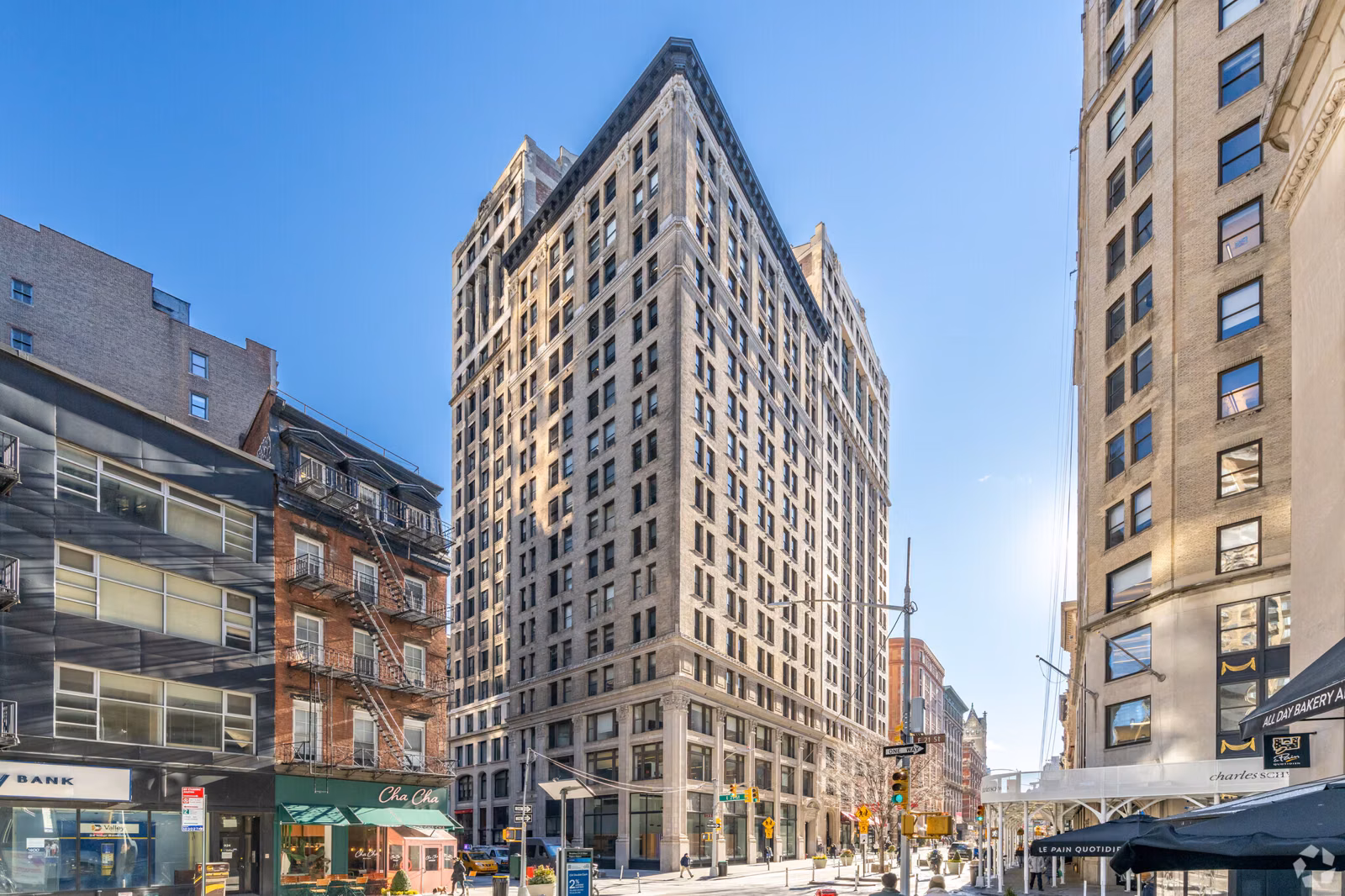 920 Broadway building